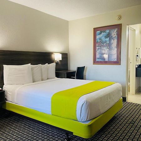 Days Inn By Wyndham Irving Grapevine Dfw Airport North Exteriör bild