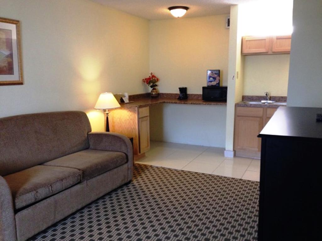 Days Inn By Wyndham Irving Grapevine Dfw Airport North Rum bild